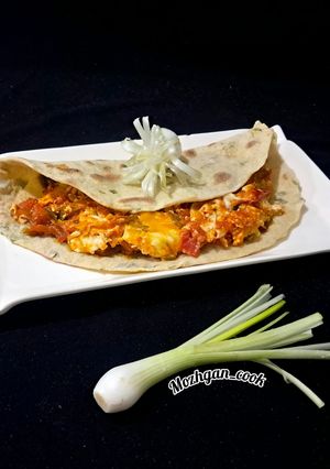 عکسی از دستور املت پیازچه جعفری با نان پیازچه 😋