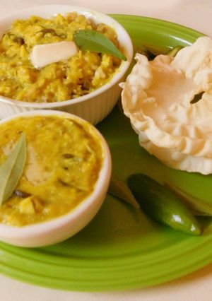 A picture of Parippu curry annam (dal curried rice).
