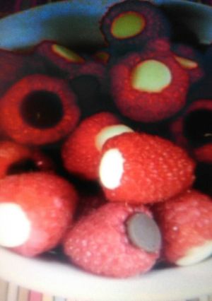 Una foto de Mordiscos de frambuesas y chocolate