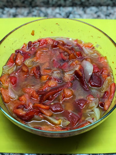 Una foto de Ensalada de pimientos asados como la de mi madre!
