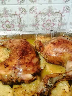 Una foto de Pollo asado con patatas