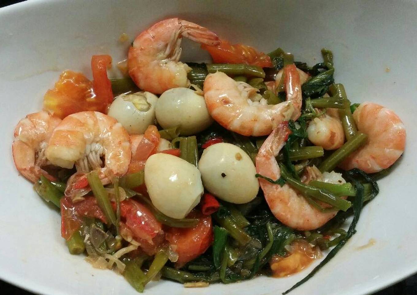 Bagaimana Menyiapkan Kangkung Tumis Udang Istimewa Anti Gagal