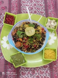 ચણા ચાટ (Chana Chaat Recipe In Gujarati) રેસીપી મુખ્ય ફોટો