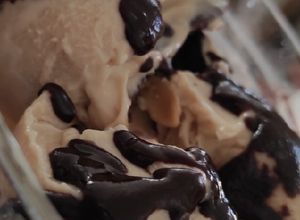 Φωτογραφία της συνταγής Σπιτικό vegan παγωτό Snickers 😍