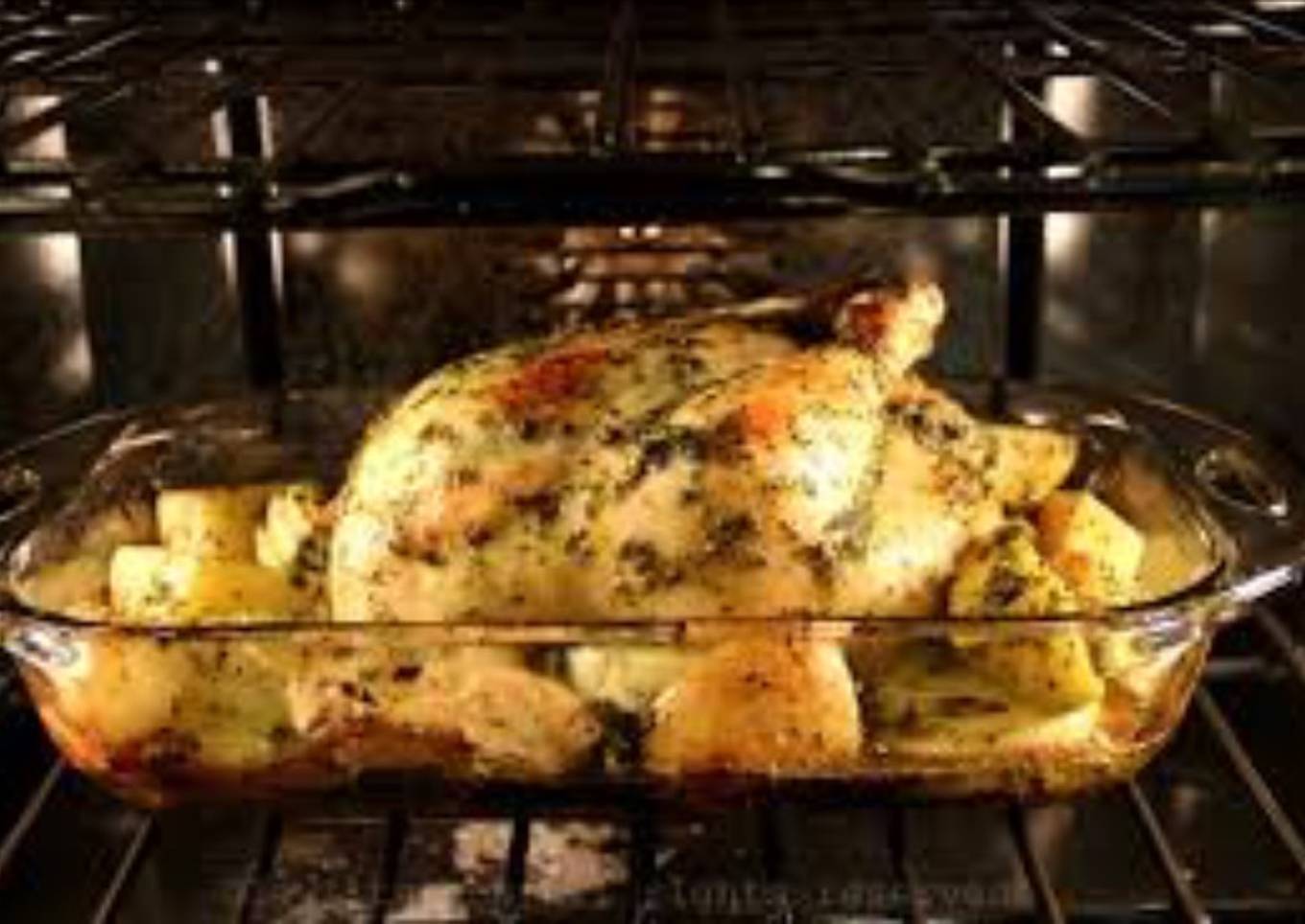 Pollo al horno en salsa de perejil y limón