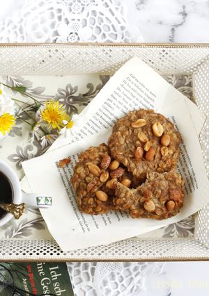 Banana peanut cookies রেসিপির প্রধান ছবি