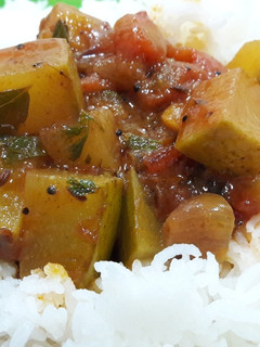 மாங்காய் குழம்பு (Maankaai kulambu recipe in tamil) செய்முறை முக்கிய புகைப்படம்