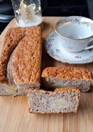 A picture of Banana Bread with Oats.