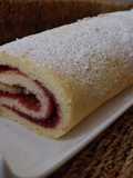 Brazo de gitano con mermelada de cerezas