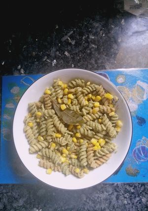 Una foto de Fusilli a la crema de aguacate