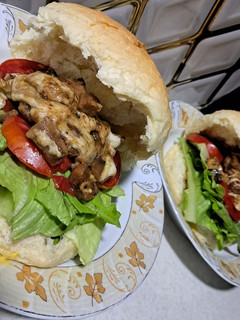 عکسی از دستور همبرگر با سس قارچ🍔