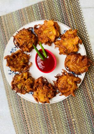 পেঁয়াজি (Peyanji recipe in Bengali) রেসিপির প্রধান ছবি