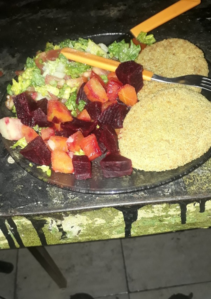 Una foto de Ensalada Saludable Con Medallones de Espinaca