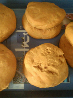 Una foto de Pan de tomate y mojo