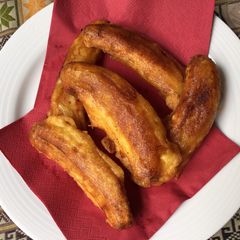 A picture of Banana Fritters (Pisang Goreng).