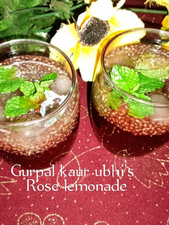 A picture of Rose lemonade 🌹🍋🍯.