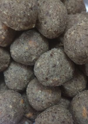 A picture of Alsi dry fruit ladoo.