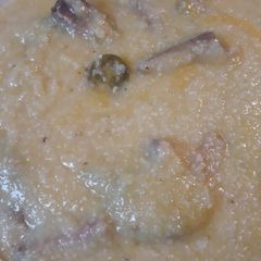 A picture of Cheesy Spicy Grits.