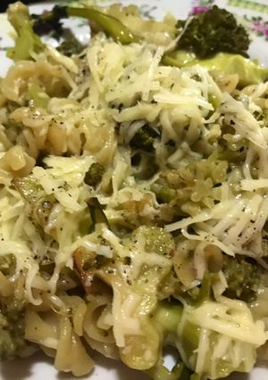 Una foto de Pastas con brócoli
