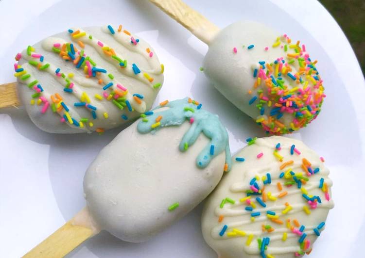 Easiest Way to Make Quick Cakesicles