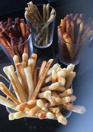 Una foto de Grisines, palitos, picos, sticks de sabores variados