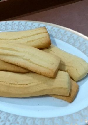 صورة لوصفة بسكوت شاي لذيذ وبسيط وبكميات كبيرة