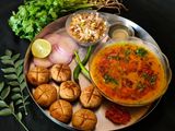 राजस्थानी दाल-बाटी-चूरमा