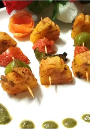 A picture of Achari pineapple tikka.