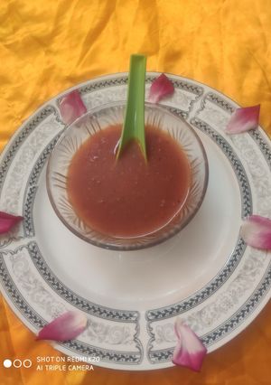 A picture of Tomato soup.