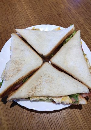 A picture of Egg and Luncheon Meat Sandwich.