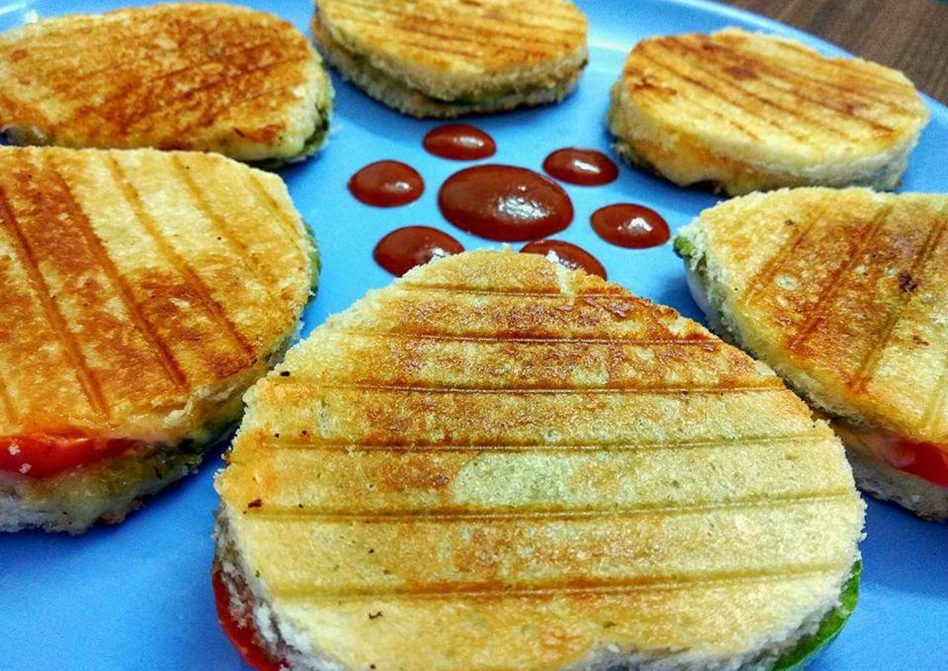 Heart shaped cheesy sandwich