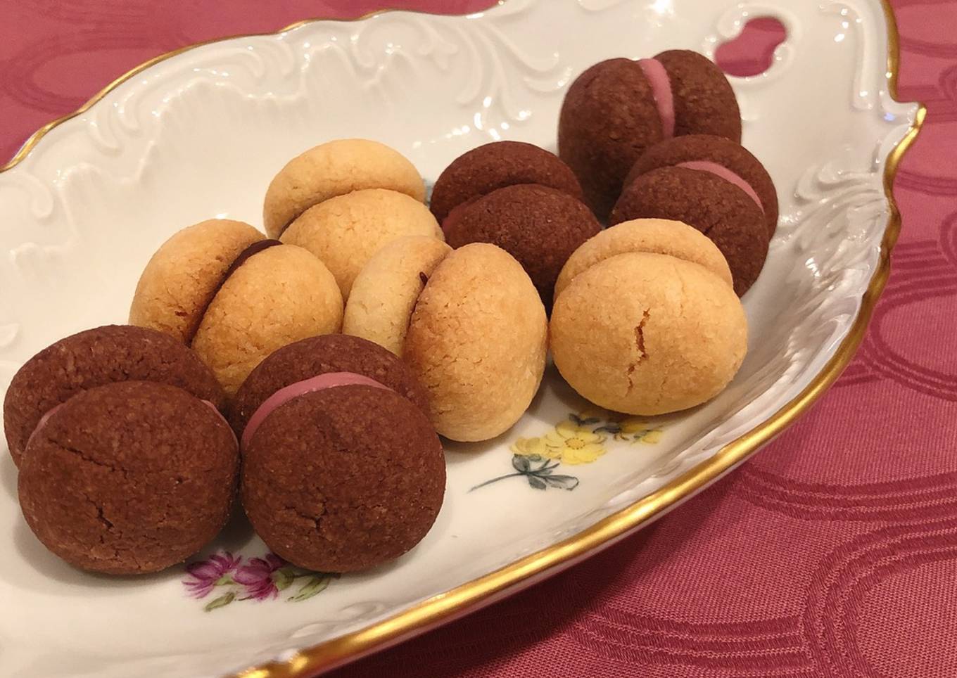 Baci di Dama (Italian Hazelnut Cookies)