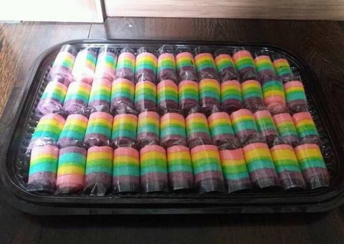 Mini rainbow roll cake