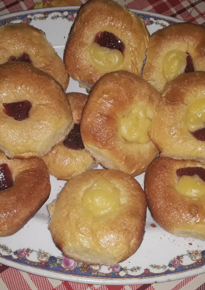Una foto de Bizcochos (margaritas) caseras de membrillo y crema pastelera