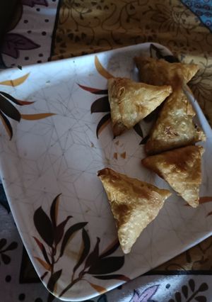 समोसा (Samosa recipe in hindi) रेसिपी मुख्य फोटो