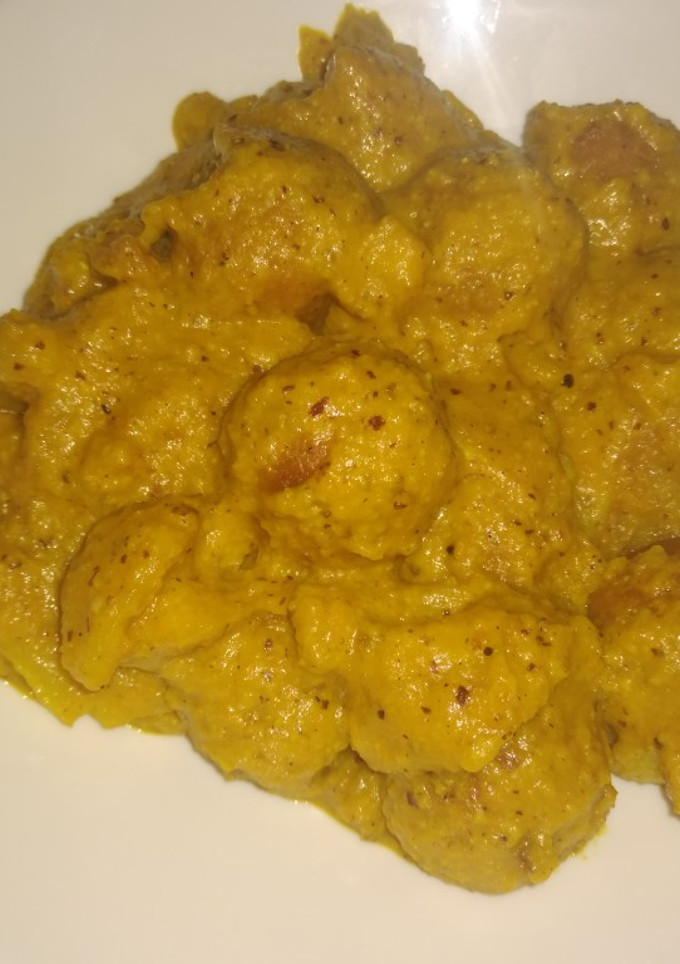 Una foto de Albóndigas en salsa de almendras