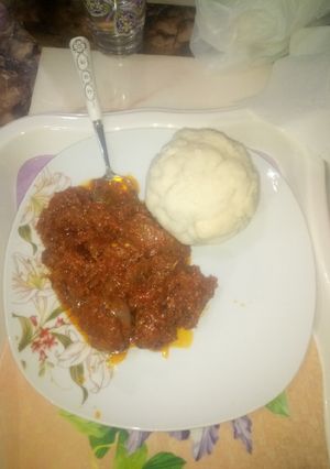 A picture of Pounded yam nd stew.