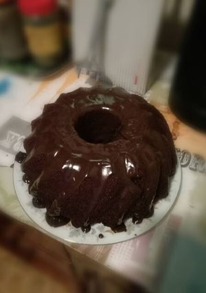 Tejfölös csokoládékuglóf, csokoládémázzal recept fotója