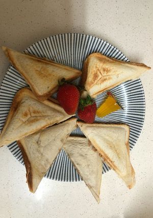 A picture of Tuna toast.