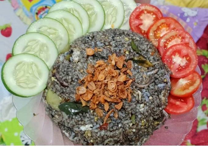 Resep Nasi goreng tinta cumi hitam yang Menggugah Selera