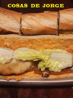 Una foto de Bocadillo de sobras de pechuga y tocino