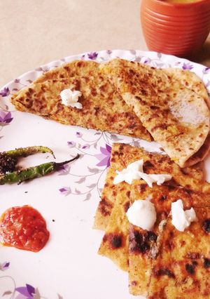 নিরামিষ আলু র পরোটা (Aloo Paratha Recipe In Bengali) রেসিপির প্রধান ছবি