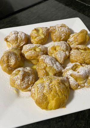 Una foto de Profiteroles rellenos de crema pastelera 👩‍🍳 😋