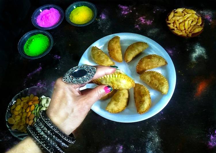 How to Make Appetizing Nutty Gujiya