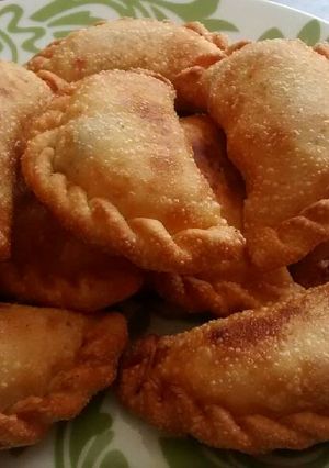 Una foto de Empanadas fritas de jamón y muzzarella