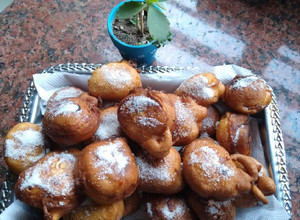 Una foto de Buñuelos dulces💙