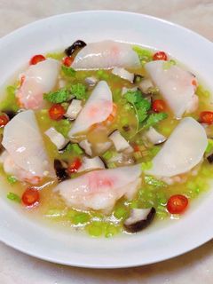 香菇.蘿蔔.花枝蝦漿.丸子  家常菜 的食譜成品照片
