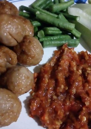 Foto resep Sambalan Pentol Goreng