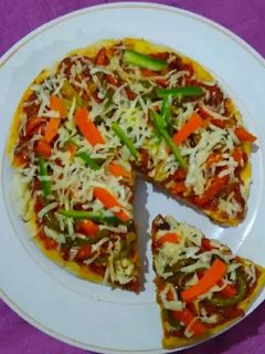પીઝા (Pizza Recipe In Gujarati) રેસીપી મુખ્ય ફોટો