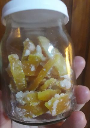 Una foto de Cáscaras confitadas de NARANJAS !